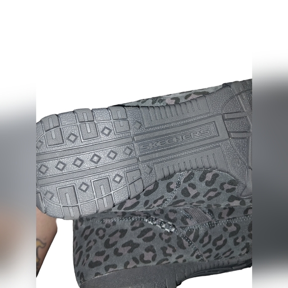Skechers gray cheetah print booties size 10 - Picture 12 of 14